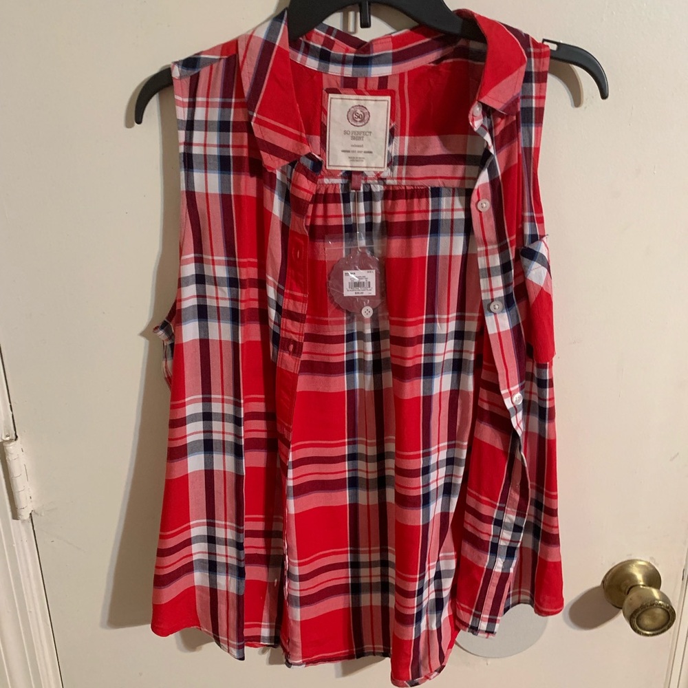 SO Plaid sleeveless button down shirt